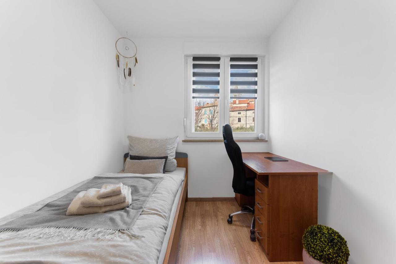 Apartment Mdm Buje Bagian luar foto